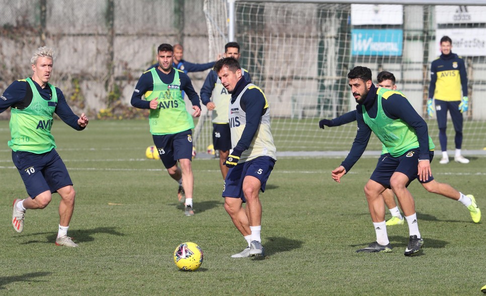 TARAFTARDAN DERBİ MOTİVASYONU - Derbi öncesi coşkulu antrenman