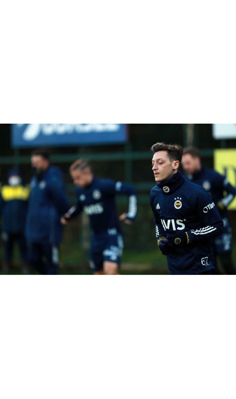 MESUT'LA DAHA DA GÜÇLENDİ - Fenerbahçe'de Mesut Özil ...