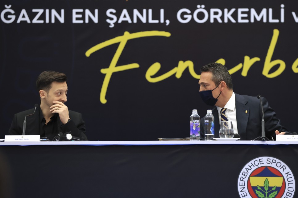 "16 DAKİKADAN FAZLA UZAMALIYDI" - "Mesut ile Pelkas yan ...