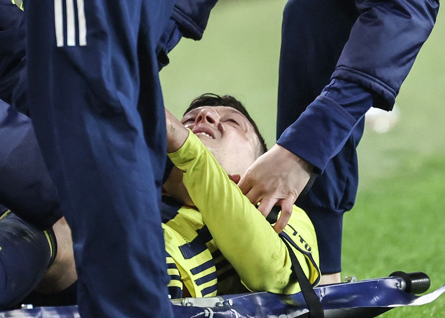 ANTALYA MAÇINDA SAKATLANMIŞTI Mesut Özil�in son hali şaşırttı