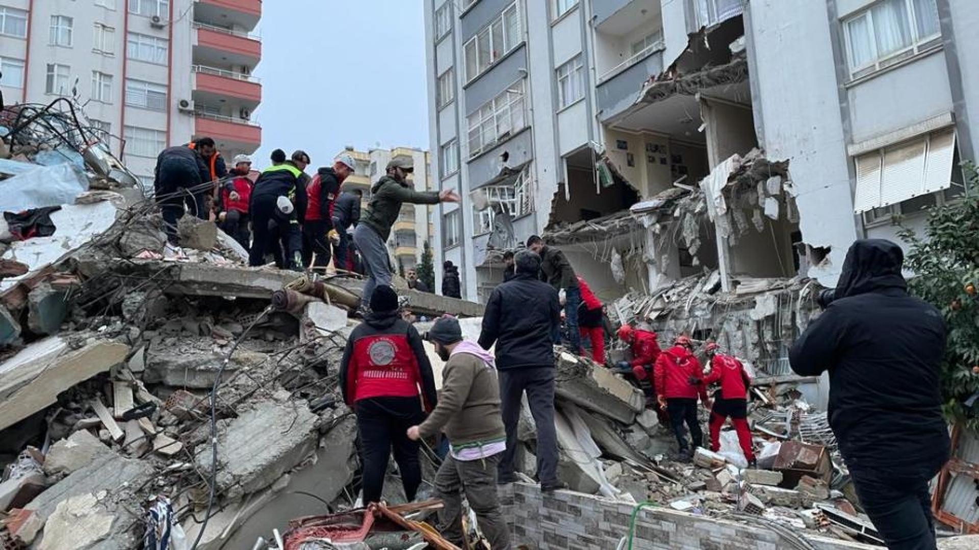 Землетрясение феврале 2023. Землетрясение в Турции 6 февраля 2023. Турция землетрясение сейчас 2022.