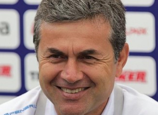aykut-kocaman-guluyor-muhtesem.jpg