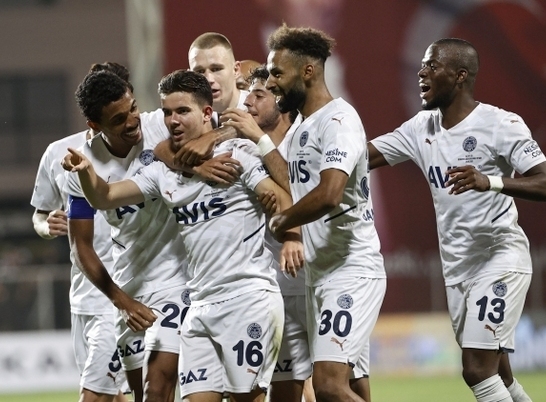 Fenerbah�e'de zirve yolu deplasmandan ge�iyor